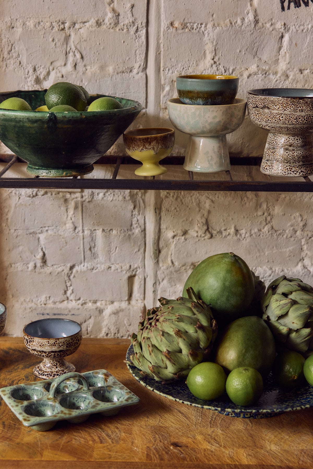 70s ceramics: tapas bowl on base S, lotus