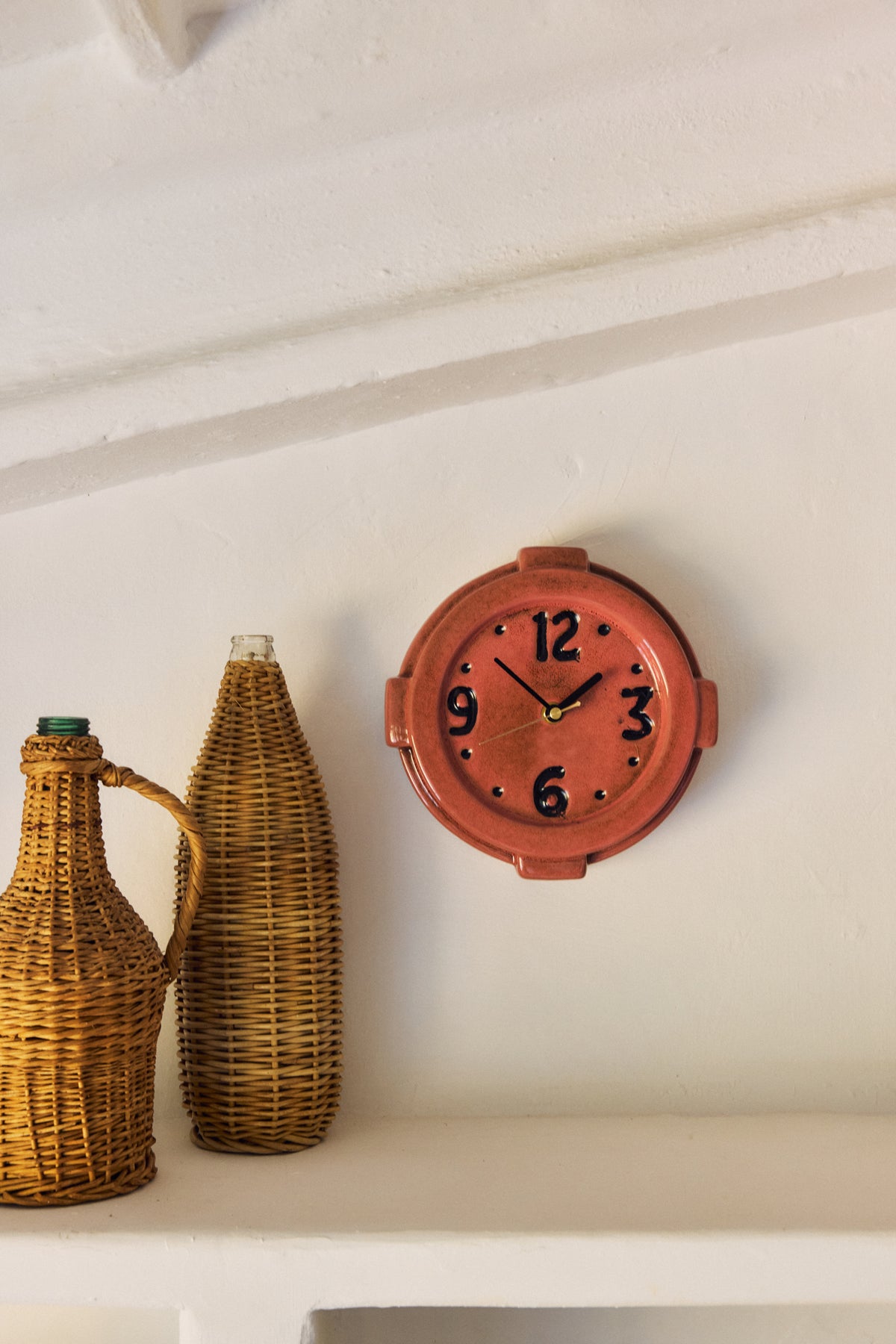 Retro ceramic wall clock, pink