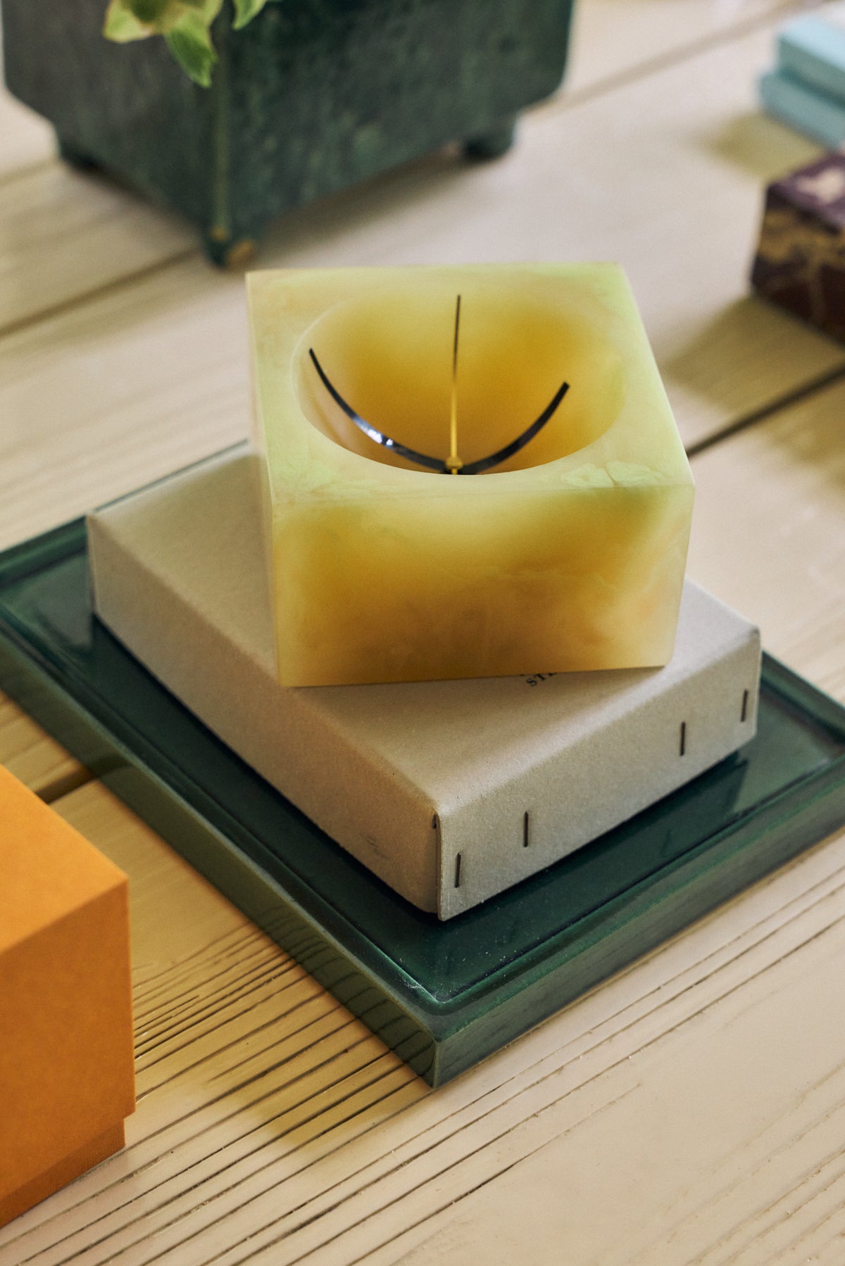 Resin table clock, soft yellow