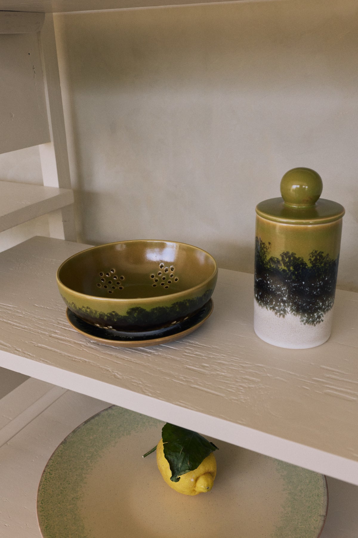 70s ceramics: berry bowl, truffle