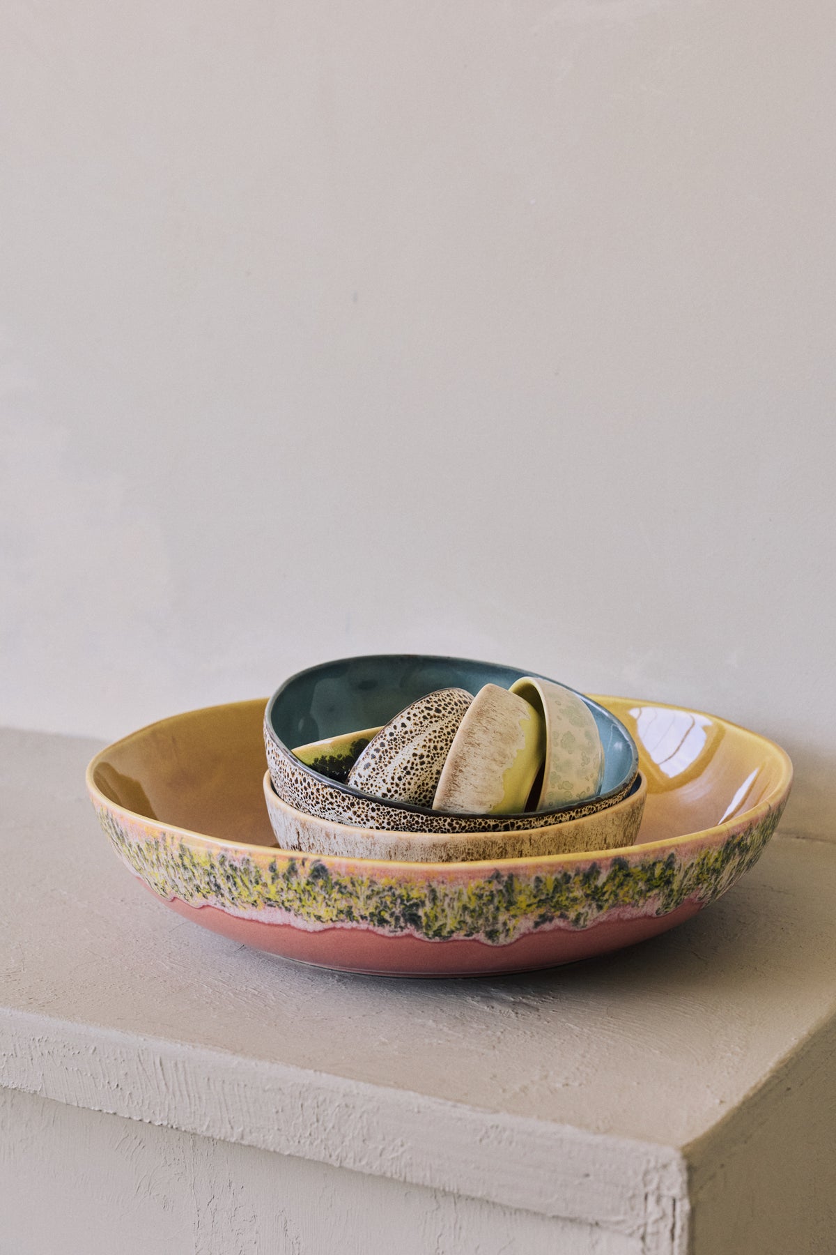 70s ceramics: serving bowl, macaron