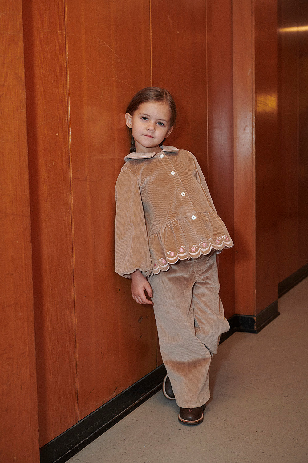 Corduroy Broek met Wijde Pijp en Borduursel Beige