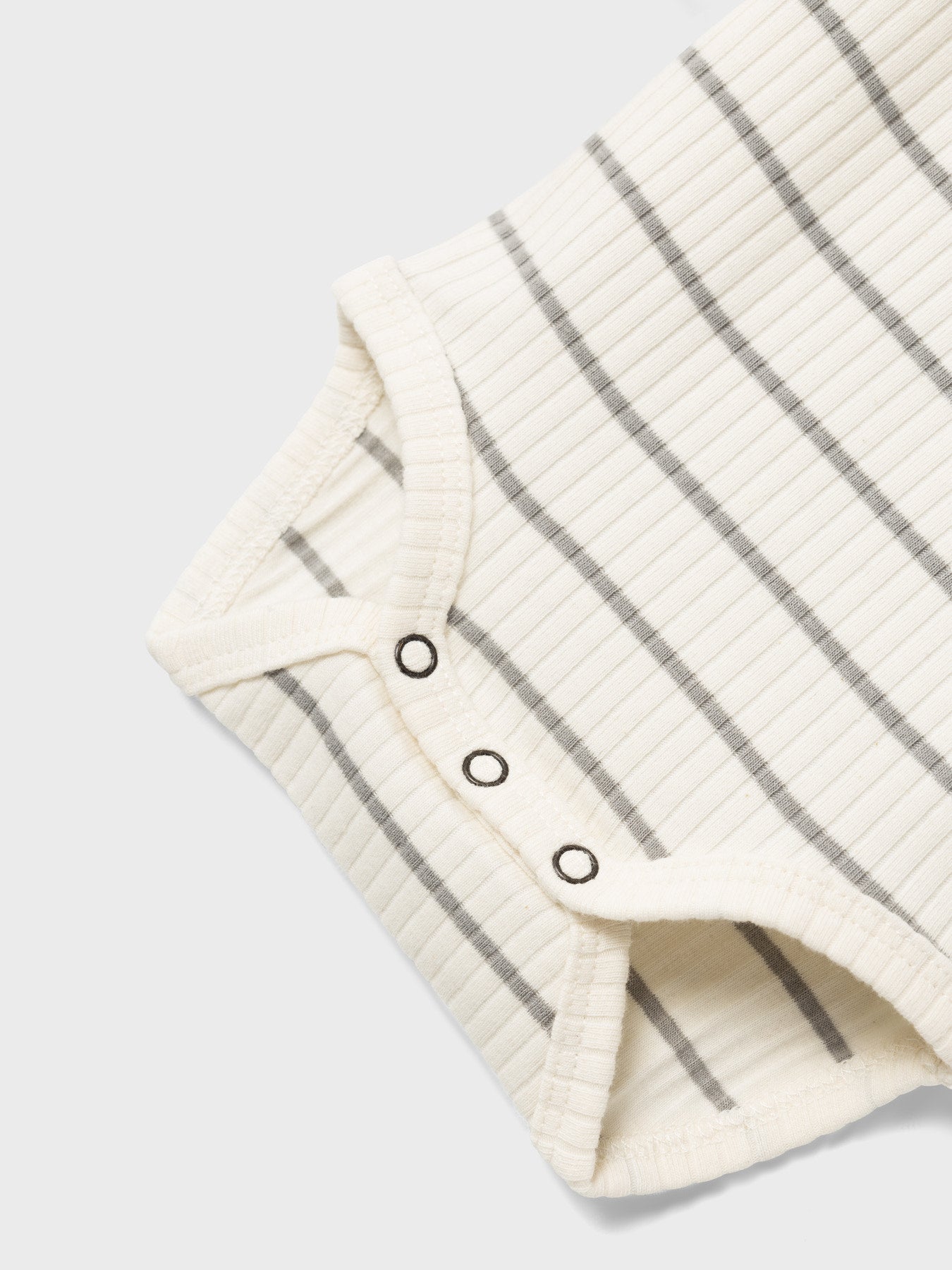 NBMKAIL lange mouw slim fit body wit