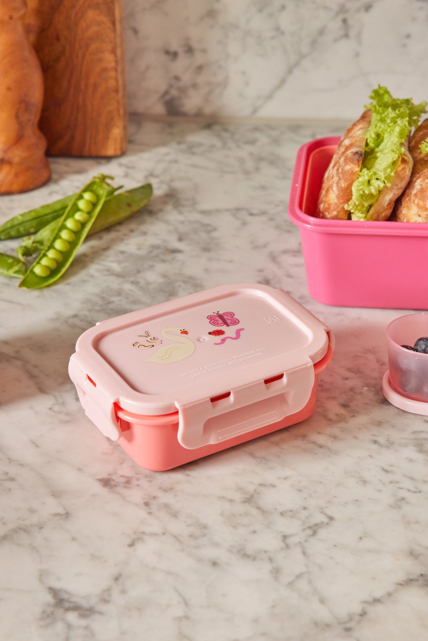 Lunchbox with Airtight Lid and Pink Wildlife