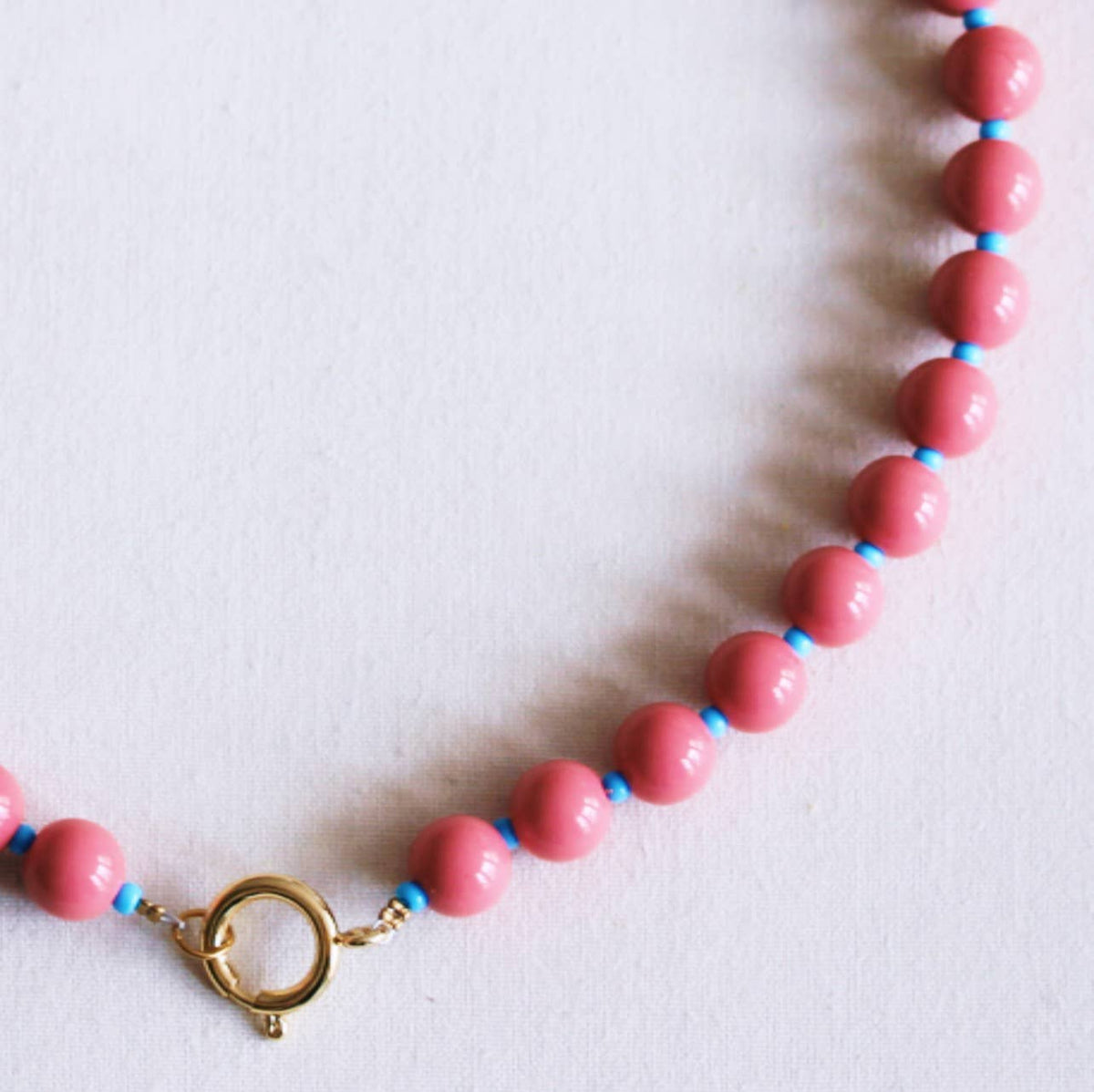 Kralenketting met Miyuki-kraaltjes - koraal/blauw
